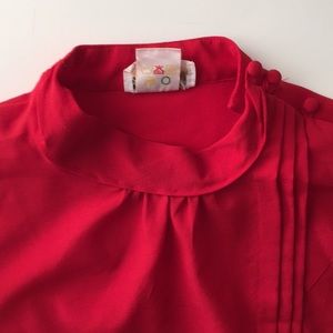 Vintage red blouse - so classy!